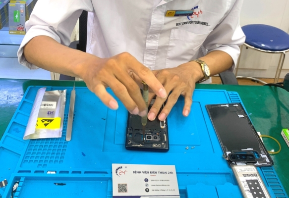 thay-pin-Samsung-Note 10-lay-lien.jpg